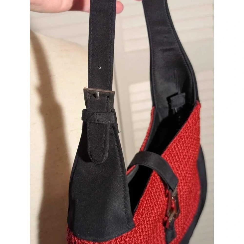 Vintage Style Red Textured Shoulder Bag Black Satin Trim Buckle‎